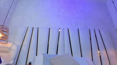 Snapshot of violeet_gray chatting on 05-27-26, 10:01 violeet_gray online show from 05-27-26, 10:01