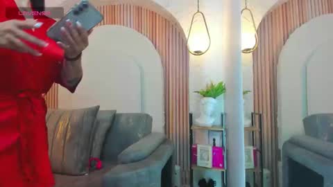 Snapshot of violeet_scottt chatting on 02-14-26, 10:23 Violette online show from 02-14-26, 10:23