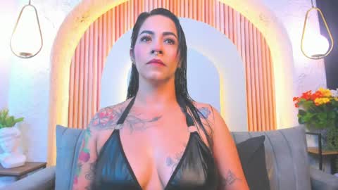 Violette online show from 05-29-26, 10:35