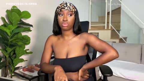 Fantasy Black Girl online show from 03-27-26, 08:26