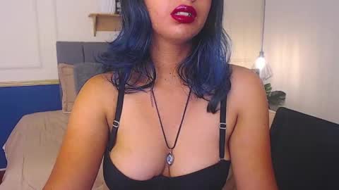 V I O L E T  online show from 04-22-26, 02:29