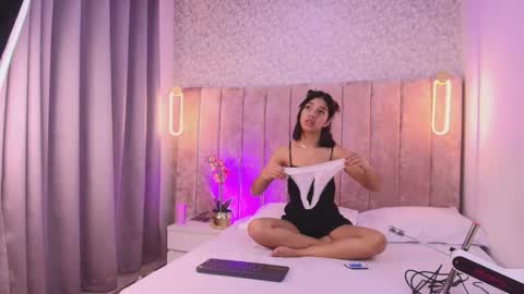 Violeta online show from 12-16-25, 06:46