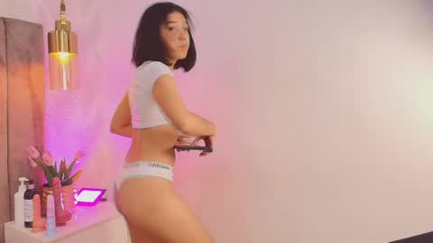 Snapshot of violet_606 chatting on 06-01-26, 12:40 Violeta online show from 06-01-26, 12:40
