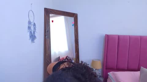 Snapshot of violet__15 chatting on 04-27-26, 12:25 violet__15 online show from 04-27-26, 12:25