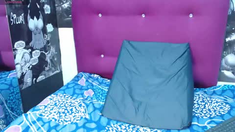 Snapshot of violet_angel13 chatting on 04-21-26, 02:12 Violet online show from 04-21-26, 02:12