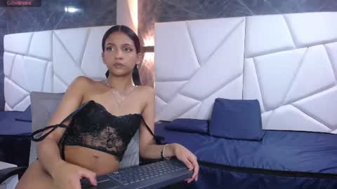 Snapshot of violet_angel13 chatting on 07-06-26, 08:44 Violet online show from 07-06-26, 08:44