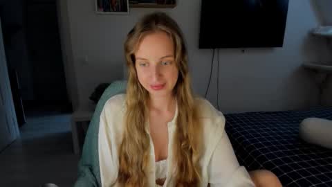 Snapshot of violet_blue_eyes chatting on 09-20-25, 12:50 Violet online show from 09-20-25, 12:50