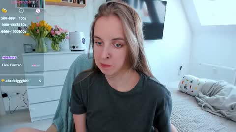 Violet online show from 03-30-26, 01:23