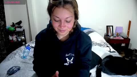  Violet  online show from 10-06-25, 03:09