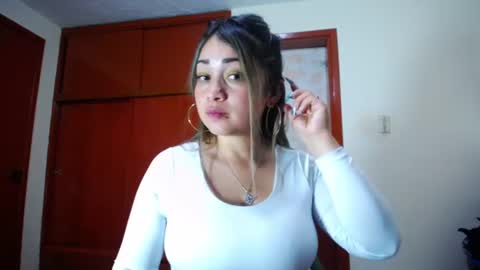 Snapshot of violet_bosh1 chatting on 07-26-26, 03:58 violet_bosh1 online show from 07-26-26, 03:58
