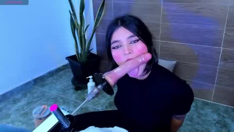 Snapshot of violet_fiore chatting on 07-31-26, 04:28 Violet Fiore online show from 07-31-26, 04:28