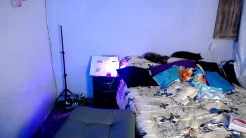 Snapshot of violet_hyuga chatting on 02-20-25, 07:34 violet_hyuga online show from 02-20-25, 07:34