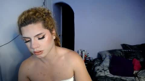 Snapshot of violet_hyuga chatting on 09-09-25, 04:01 violet_hyuga online show from 09-09-25, 04:01