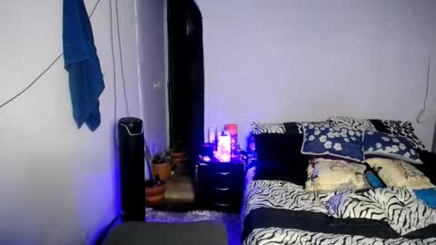 Snapshot of violet_hyuga chatting on 10-10-25, 02:21 violet_hyuga online show from 10-10-25, 02:21