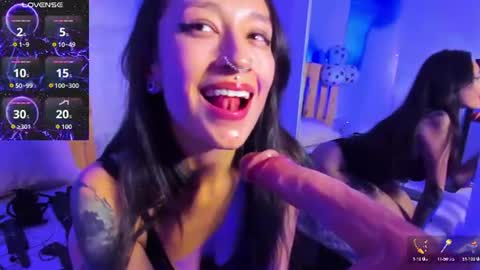 Snapshot of violet_jonesss chatting on 06-19-26, 03:49 Violet Jones online show from 06-19-26, 03:49