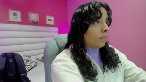 Snapshot of violet_sinclair chatting on 06-09-26, 11:44 violet_sinclair online show from 06-09-26, 11:44