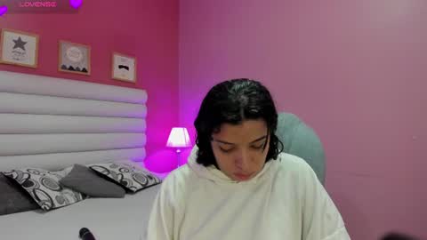 Snapshot of violet_sinclair chatting on 06-20-26, 11:02 violet_sinclair online show from 06-20-26, 11:02