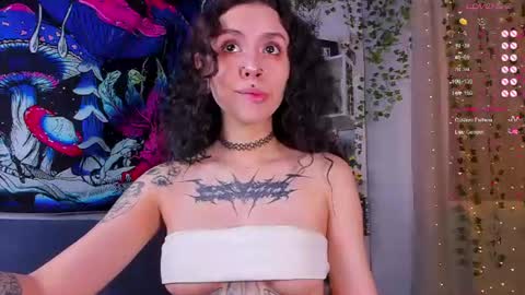 Snapshot of violet_walker7 chatting on 06-27-26, 06:51 Violet online show from 06-27-26, 06:51