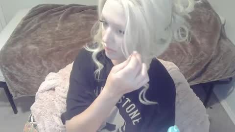 Snapshot of violet_winter97 chatting on 12-02-24, 03:04 violet_winter97 online show from 12-02-24, 03:04
