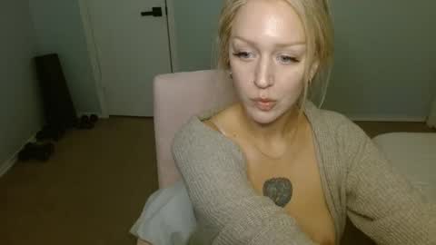 Snapshot of violet_winter97 chatting on 01-23-25, 05:13 violet_winter97 online show from 01-23-25, 05:13