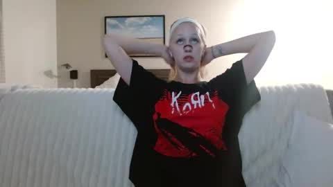 Snapshot of violet_winter97 chatting on 11-05-25, 06:35 violet_winter97 online show from 11-05-25, 06:35