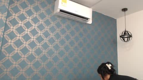 Snapshot of violeta_cute18 chatting on 12-16-24, 01:21 Violeta online show from 12-16-24, 01:21