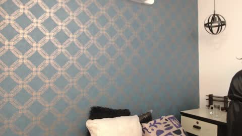 Snapshot of violeta_cute18 chatting on 12-23-24, 01:18 Violeta online show from 12-23-24, 01:18