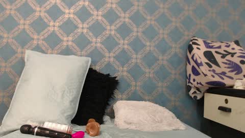 Snapshot of violeta_cute18 chatting on 12-28-24, 01:08 Violeta online show from 12-28-24, 01:08