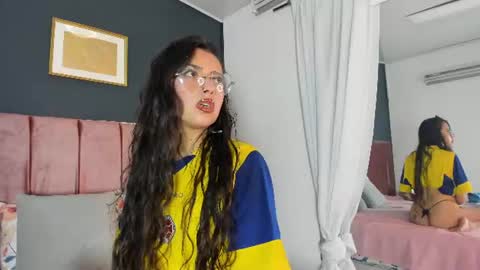 Snapshot of violeta_muns chatting on 06-23-26, 05:55 Violeta online show from 06-23-26, 05:55