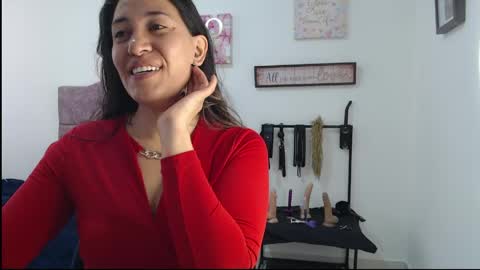 Snapshot of violeta_scott_ chatting on 05-16-26, 01:54 violeta_scott_ online show from 05-16-26, 01:54