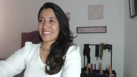 Snapshot of violeta_scott_ chatting on 06-15-26, 02:30 violeta_scott_ online show from 06-15-26, 02:30