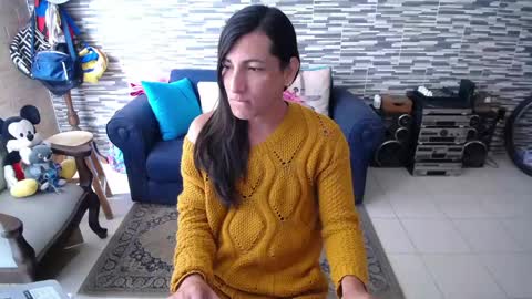 Snapshot of violetagomez_co chatting on 04-19-26, 03:11 Violeta Gmez online show from 04-19-26, 03:11