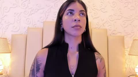 Snapshot of violetahills_ chatting on 07-16-26, 12:33 Violeta online show from 07-16-26, 12:33