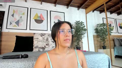 violetarossi1 online show from 10-24-25, 11:28