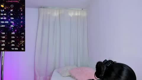 Snapshot of violetasotter chatting on 04-27-26, 12:36 Violeta online show from 04-27-26, 12:36