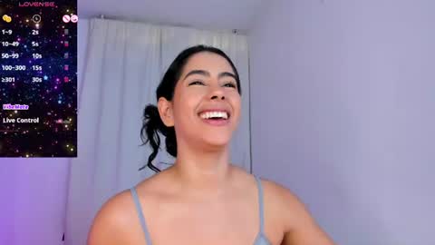Snapshot of violetasotter chatting on 06-18-26, 12:31 Violeta online show from 06-18-26, 12:31