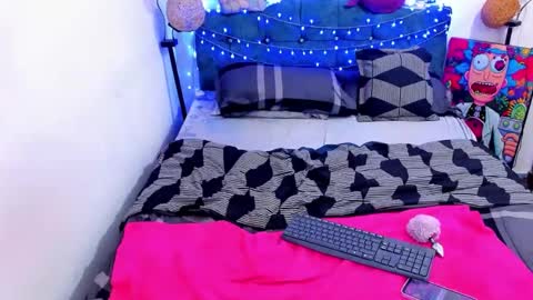 Snapshot of violetevans69 chatting on 03-01-25, 01:53 Violett online show from 03-01-25, 01:53