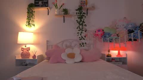 Snapshot of violeth___ chatting on 07-16-26, 11:05 violeth___ online show from 07-16-26, 11:05