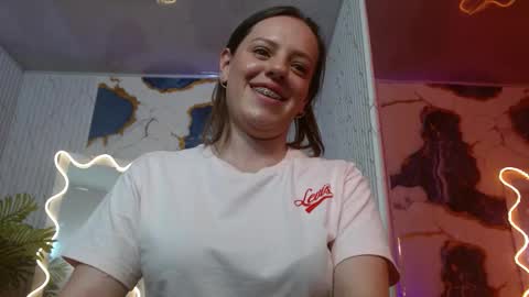 Snapshot of violethh_tay chatting on 02-26-26, 09:14 violethh_tay online show from 02-26-26, 09:14