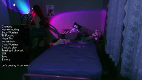 Snapshot of violetoctober chatting on 09-13-25, 04:56 Violet October online show from 09-13-25, 04:56