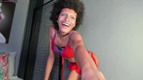 V I O L E T T E  online show from 04-17-26, 04:43