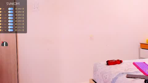 Snapshot of violetta_foxx1 chatting on 06-14-26, 02:24 violeta online show from 06-14-26, 02:24