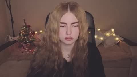 ViolettaOtis online show from 12-18-25, 12:33