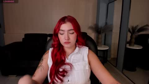 Violett Castel online show from 09-28-25, 04:23