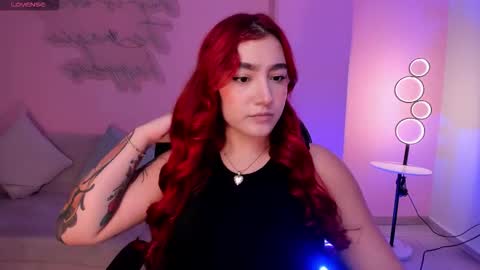 Violett Castel online show from 10-06-25, 06:49
