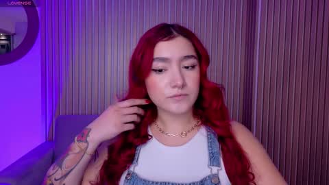 Violett Castel online show from 01-12-26, 06:35