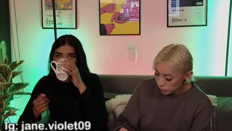 Violet online show from 12-04-25, 01:48