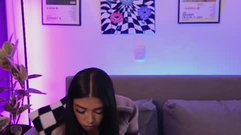 Snapshot of violettgrey_ chatting on 07-08-26, 01:10 Violet online show from 07-08-26, 01:10