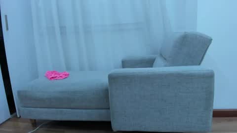 Snapshot of violettrossy chatting on 05-30-26, 06:27 violet rossy online show from 05-30-26, 06:27
