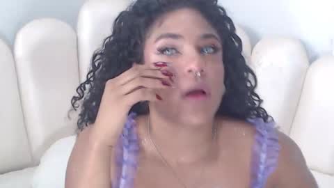 Snapshot of violetxia_ chatting on 03-27-26, 06:52 violetxia_ online show from 03-27-26, 06:52